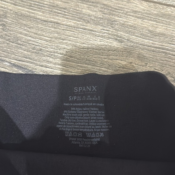 • SPANX • Women’s LOOK AT ME NOW SEAMLESS LEGGINGS FL3515 Black Small - Picture 4 of 4